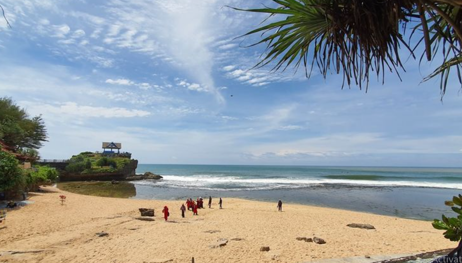 wisata-pantai-di-jogja-pantai-kukup